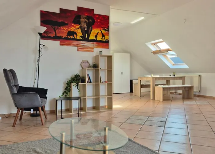 Spacious 4-Room Apartment Ideal For Families And Business Trips In A Quiet Area