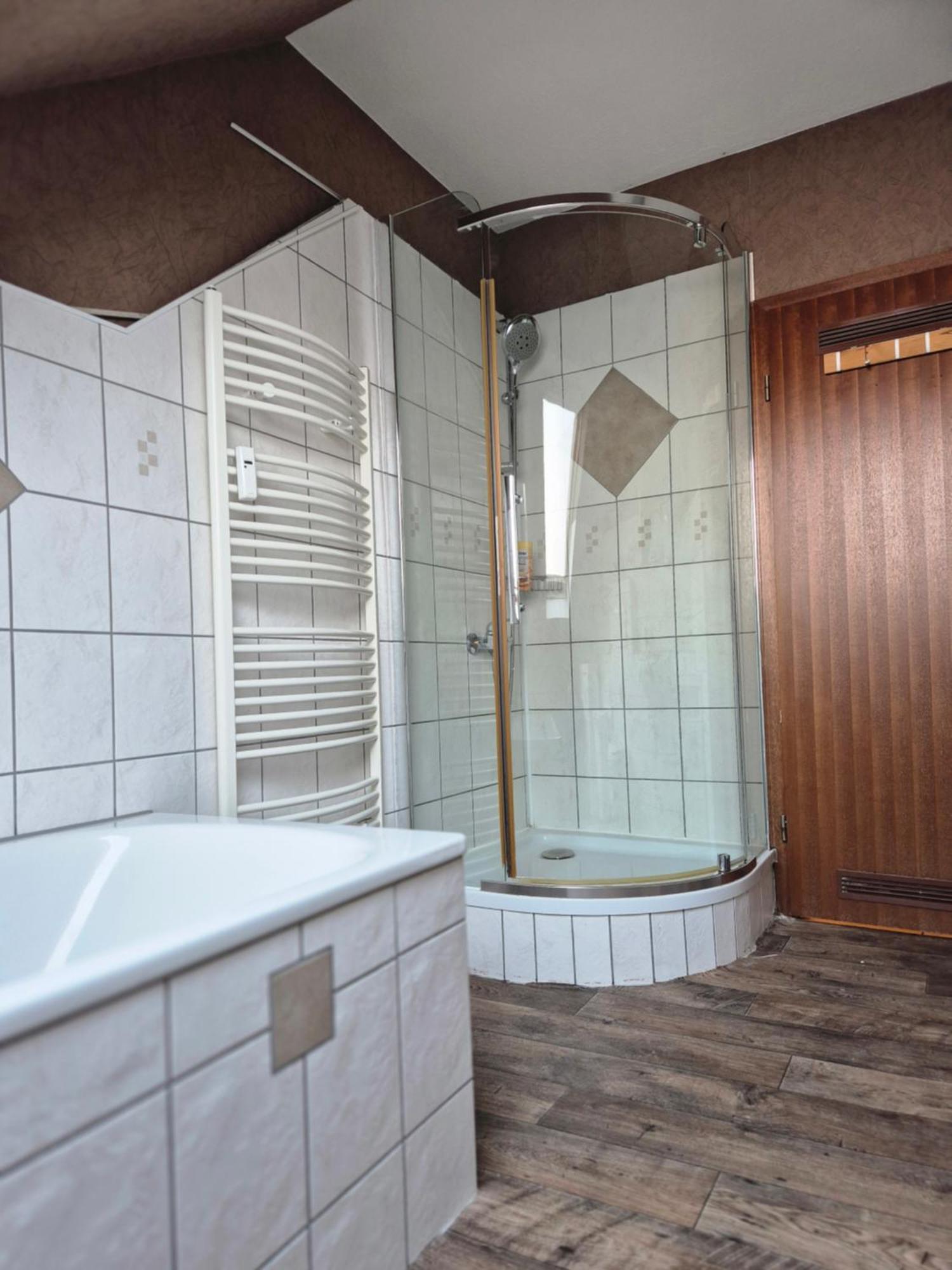 Spacious 4-room Ideal For Families And Business Trips In A Quiet Area Apartment